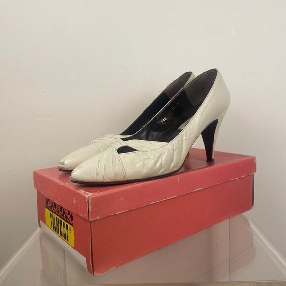 Van Eli women’s vintage point toe heel with original box size 10 - Picture 8 of 8